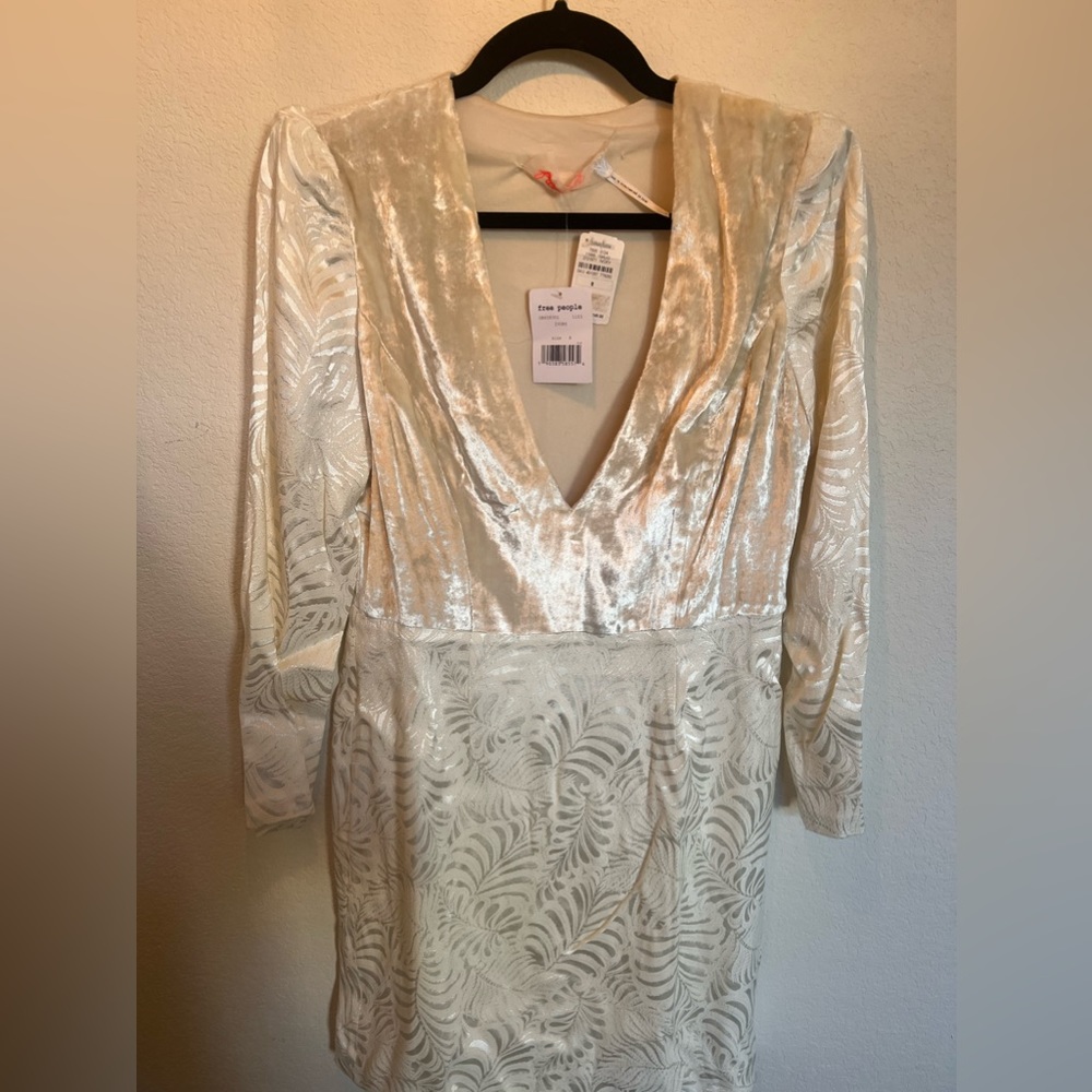 Never worn- we the free tags still on